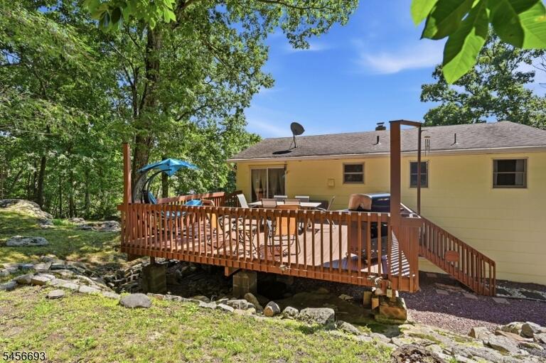 Property listing MLS 4049376 photo 18