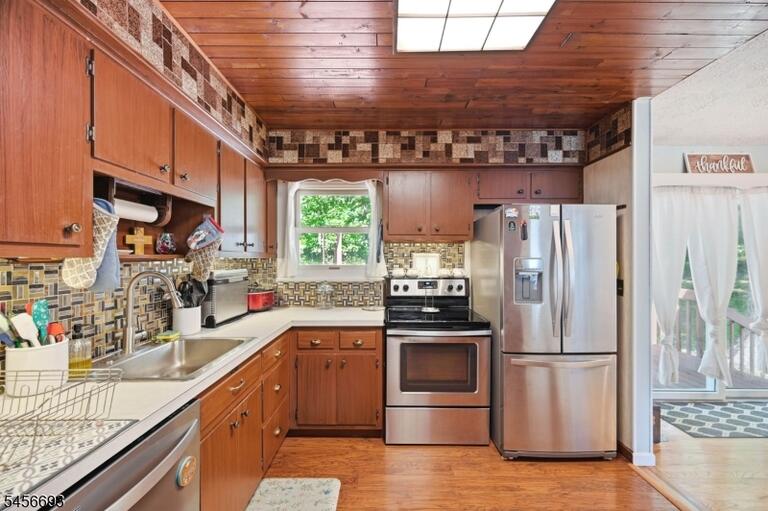 Property listing MLS 4049376 photo 7