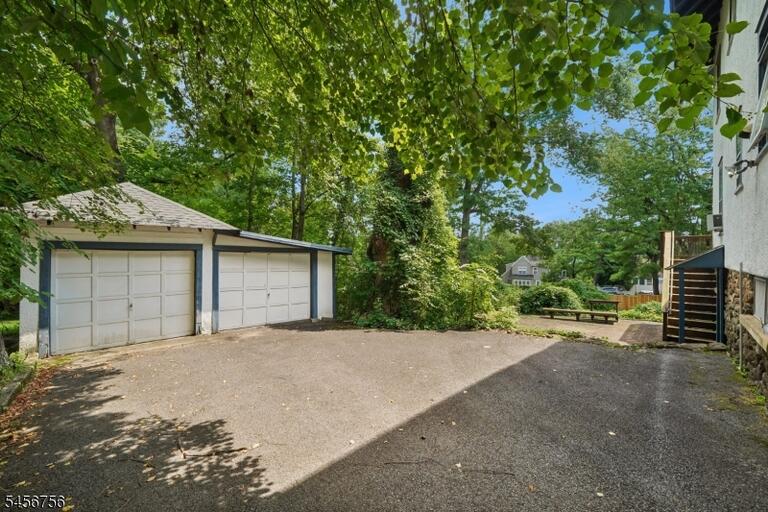 Property listing MLS 4049378 photo 11