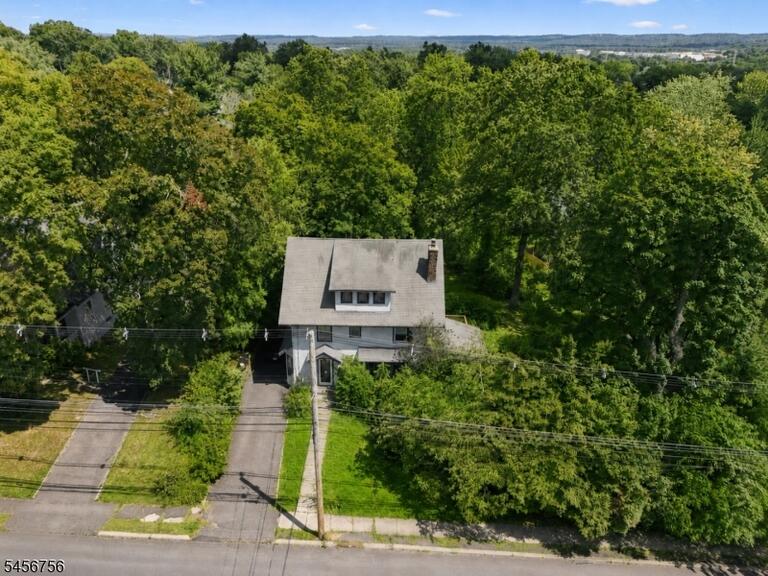 Property listing MLS 4049378 photo 2