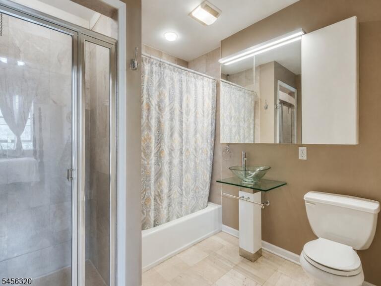 Property listing MLS 4049384 photo 13