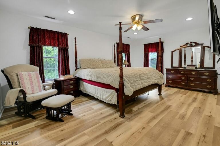 Property listing MLS 4049401 photo 15