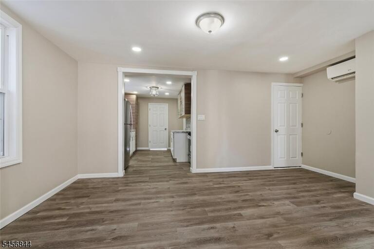Property listing MLS 4049425 photo 3
