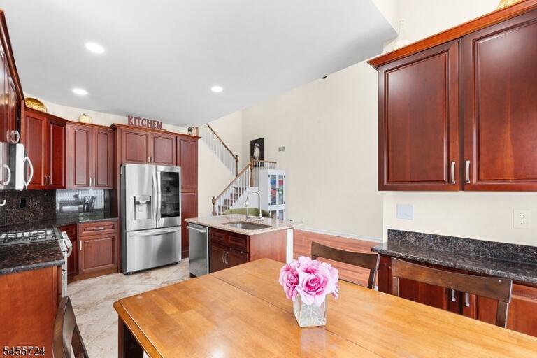 Property listing MLS 4049430 photo 9