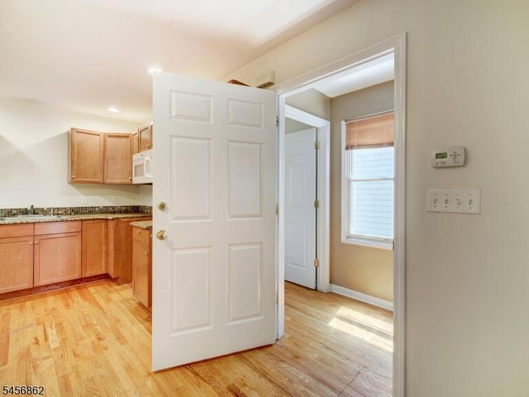 Property listing MLS 4049442 photo 8