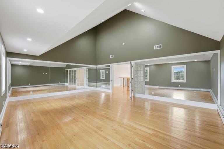 Property listing MLS 4049445 photo 12
