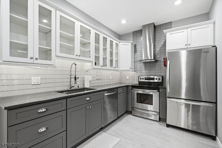 Property listing MLS 4049451 photo 3