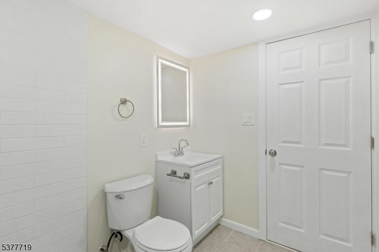 Property listing MLS 4049454 photo 14