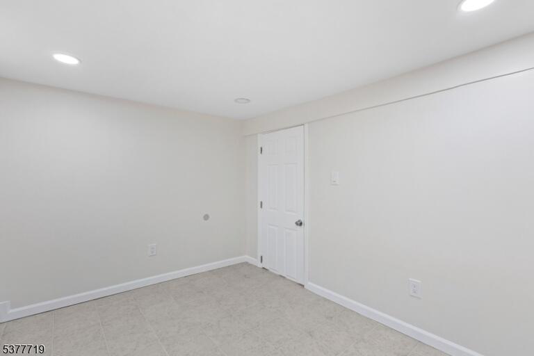 Property listing MLS 4049454 photo 18