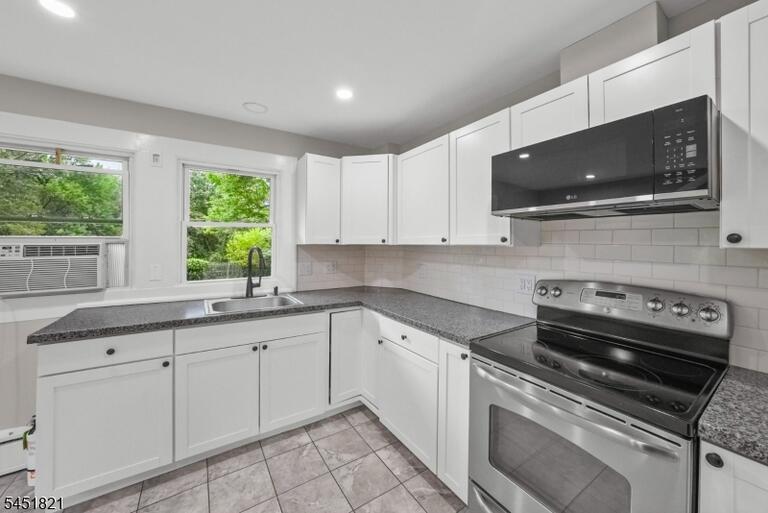Property listing MLS 4049474 photo 2