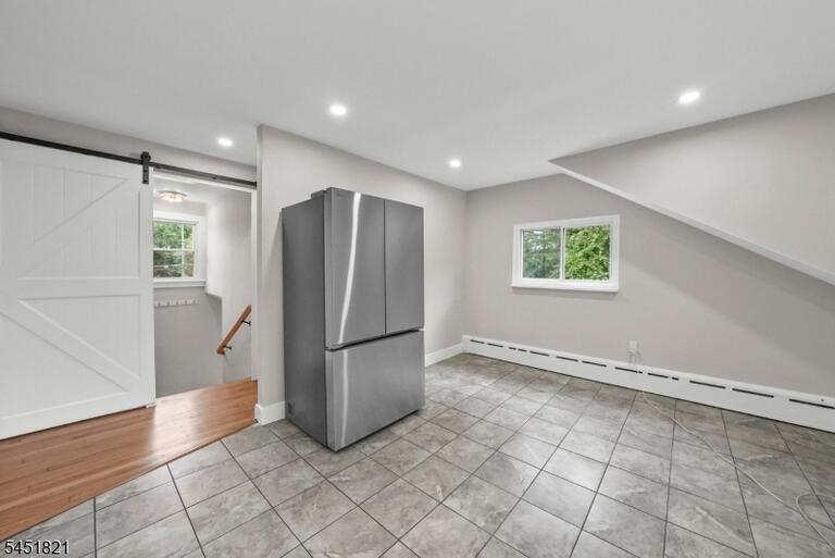 Property listing MLS 4049474 photo 3