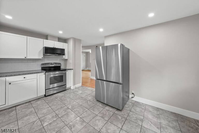 Property listing MLS 4049474 photo 4