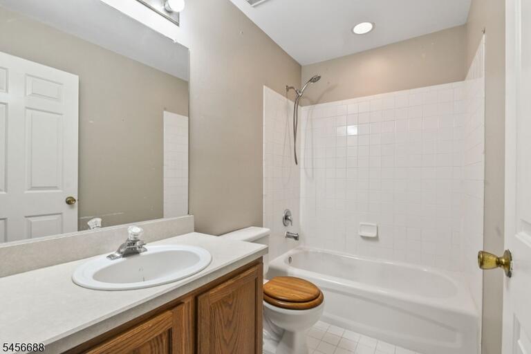 Property listing MLS 4049487 photo 17