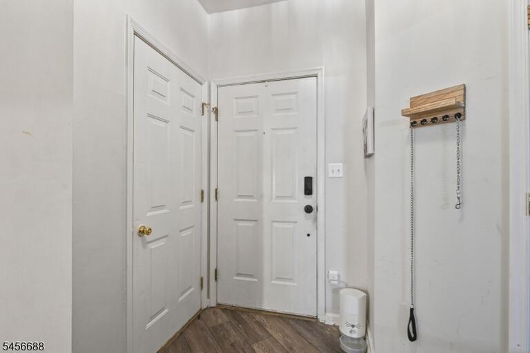 Property listing MLS 4049487 photo 3
