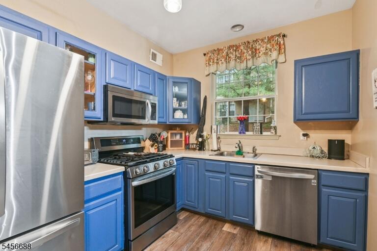 Property listing MLS 4049487 photo 9