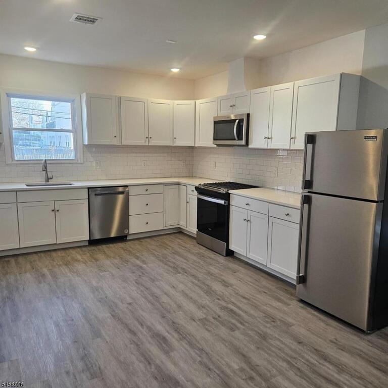 Property listing MLS 4049494 photo 15