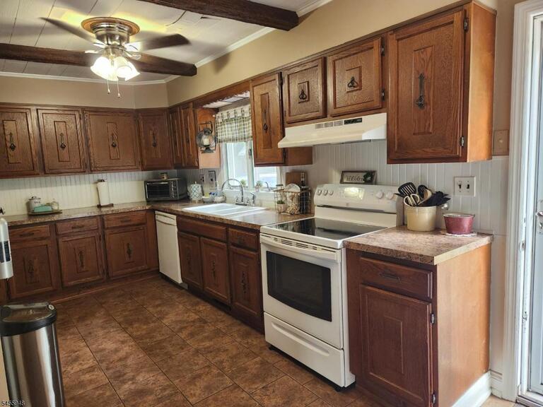 Property listing MLS 4049496 photo 6