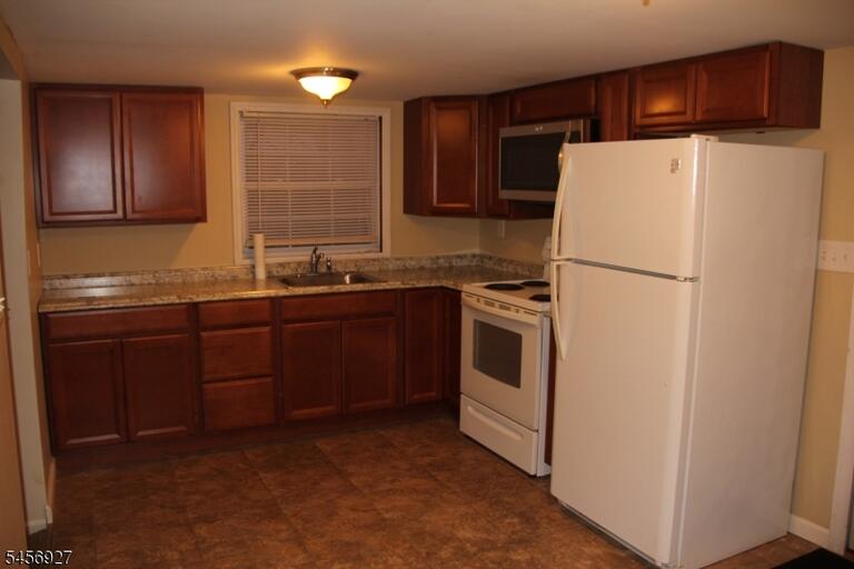 Property listing MLS 4049498 photo 4