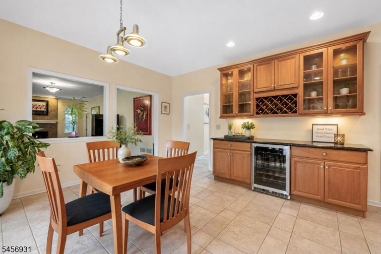 Property listing MLS 4049502 photo 11