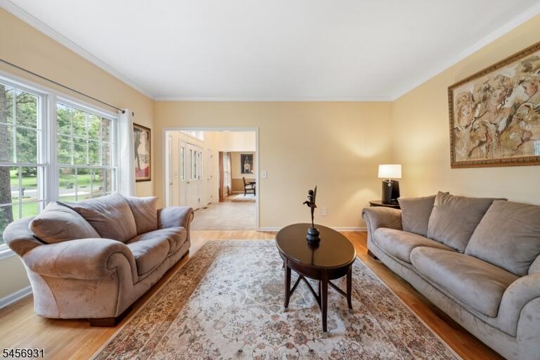 Property listing MLS 4049502 photo 3
