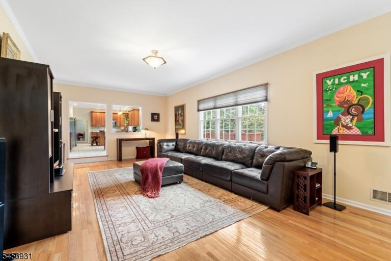 Property listing MLS 4049502 photo 9