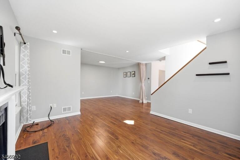 Property listing MLS 4049536 photo 25