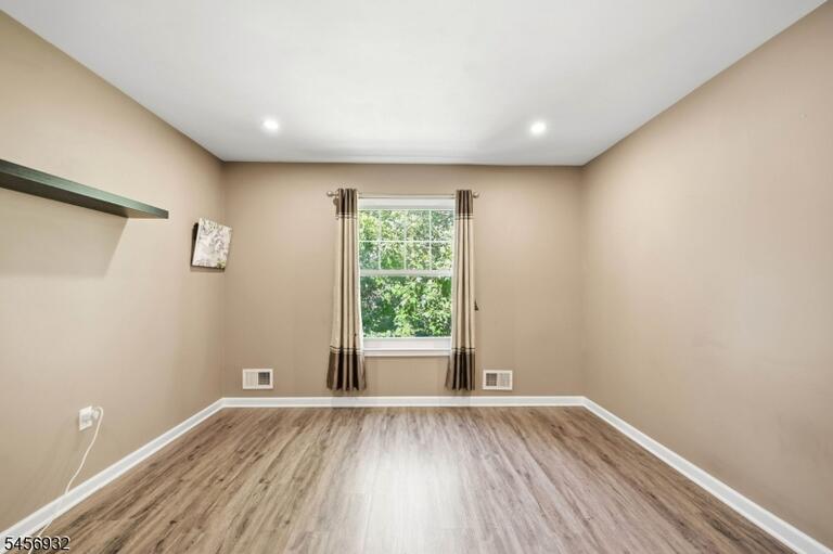Property listing MLS 4049536 photo 35