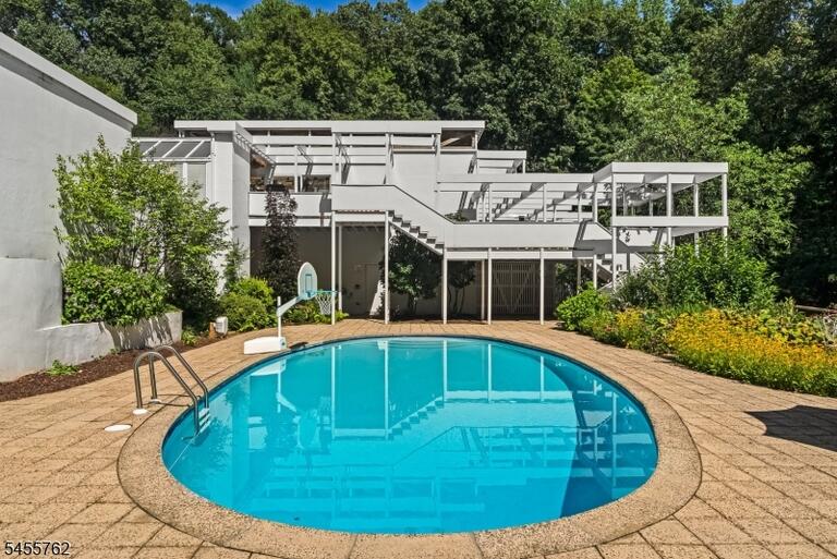 Property listing MLS 4049542 photo 25