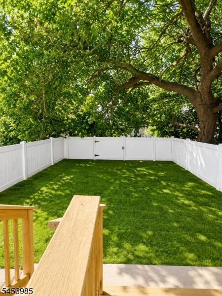 Property listing MLS 4049555 photo 12