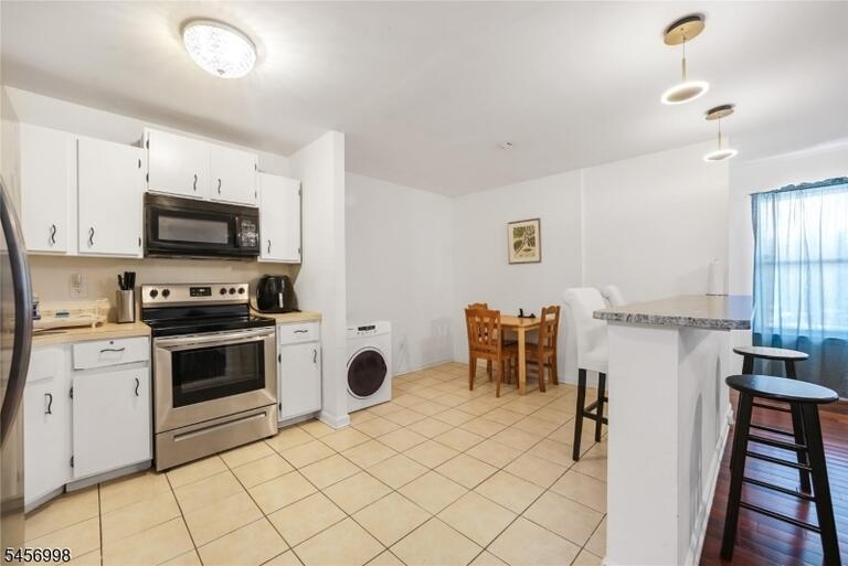 Property listing MLS 4049560 photo 5