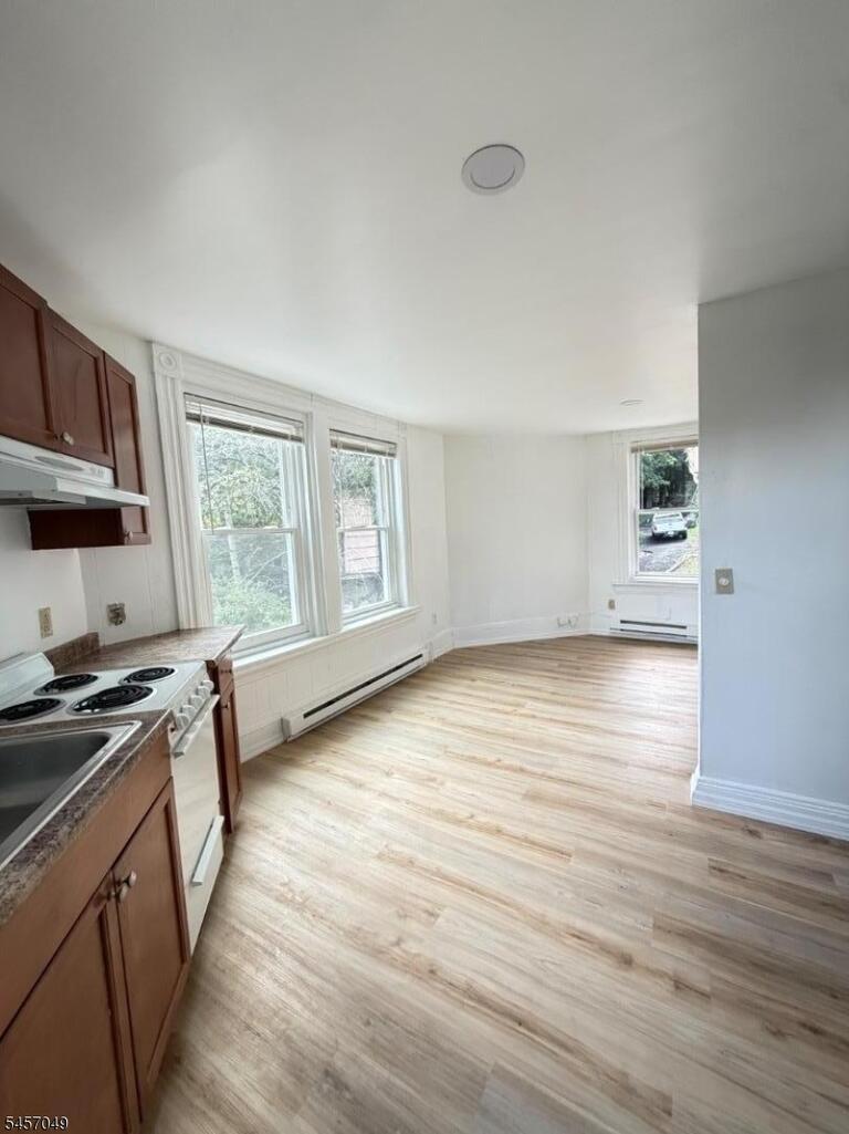 Property listing MLS 4049590 photo 4