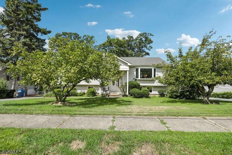 Property listing MLS 4049592 photo 1