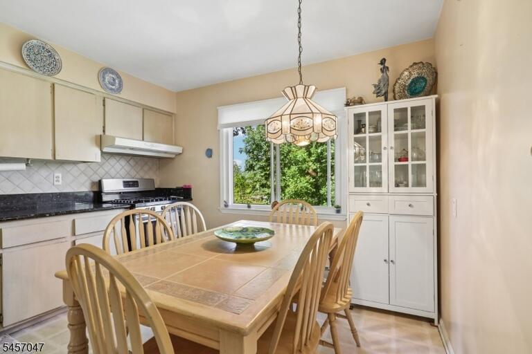 Property listing MLS 4049592 photo 13