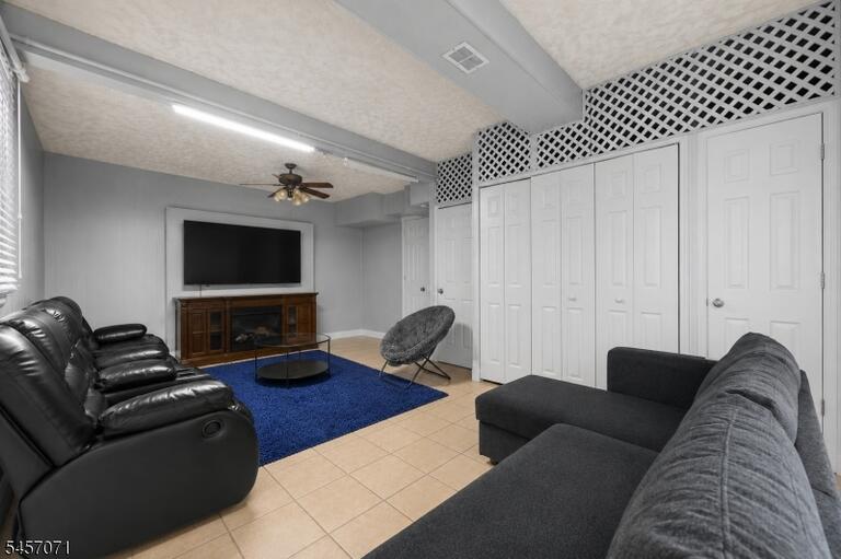 Property listing MLS 4049605 photo 4