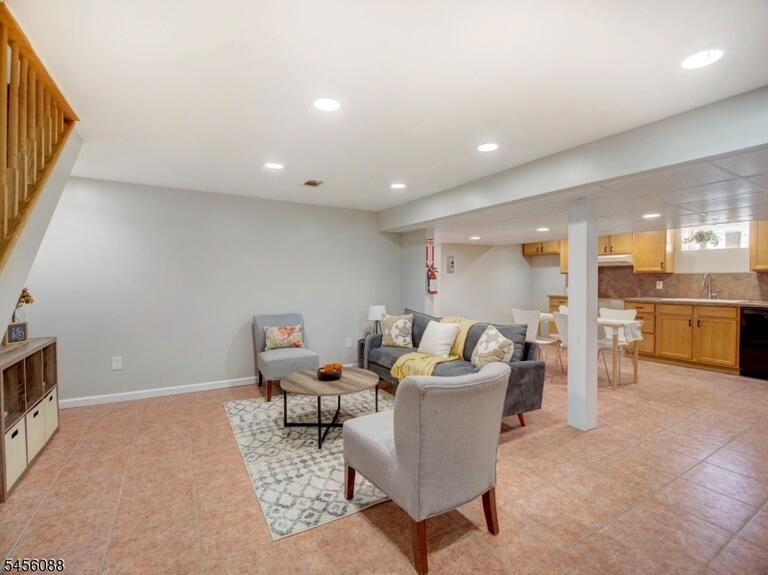 Property listing MLS 4049636 photo 36