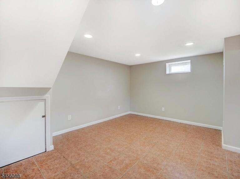 Property listing MLS 4049636 photo 42
