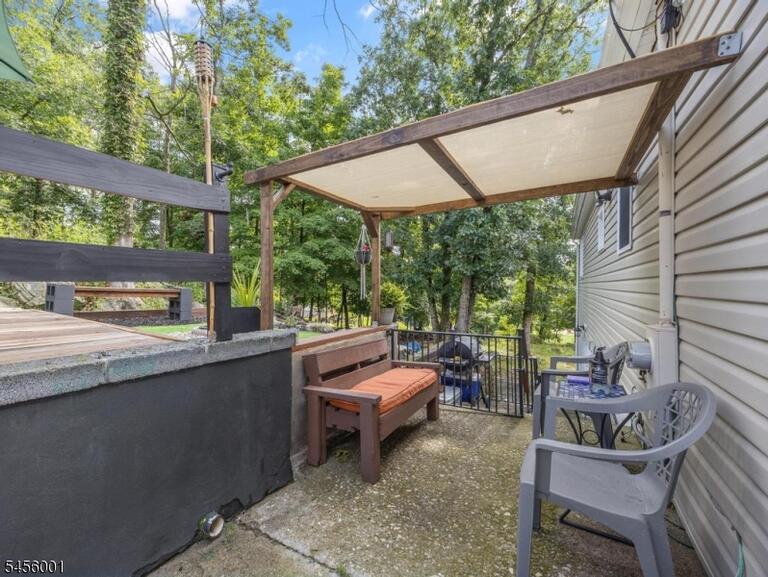 Property listing MLS 4049638 photo 30