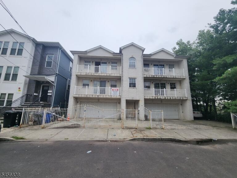 Property listing MLS 4049654 photo 4