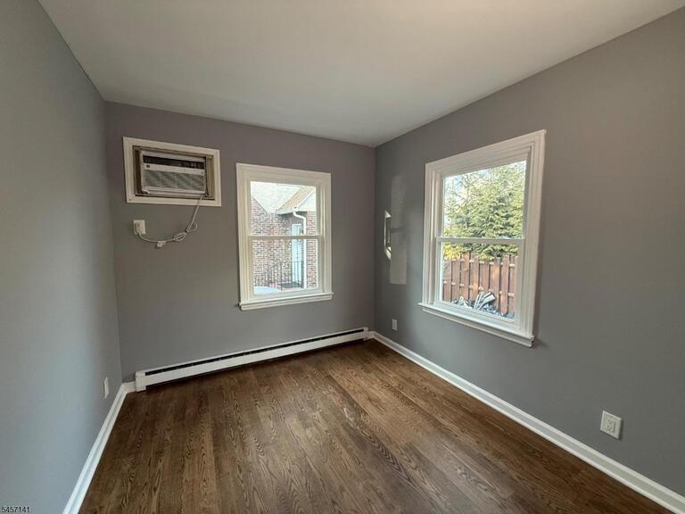 Property listing MLS 4049659 photo 3
