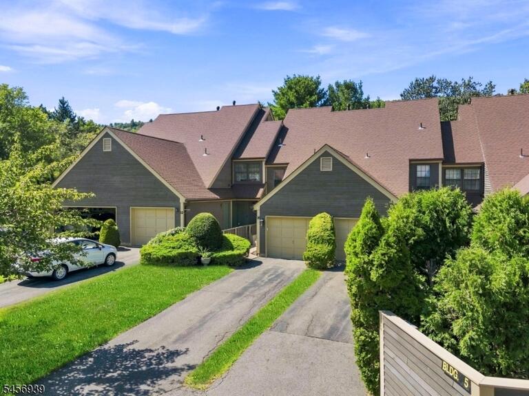 Property listing MLS 4049664 photo 1