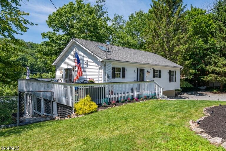 Property listing MLS 4049668 photo 33