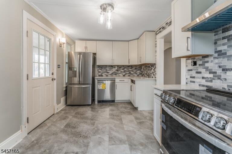 Property listing MLS 4049670 photo 3