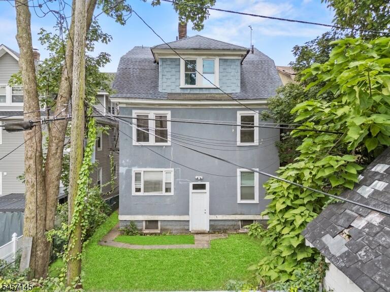 Property listing MLS 4049675 photo 2