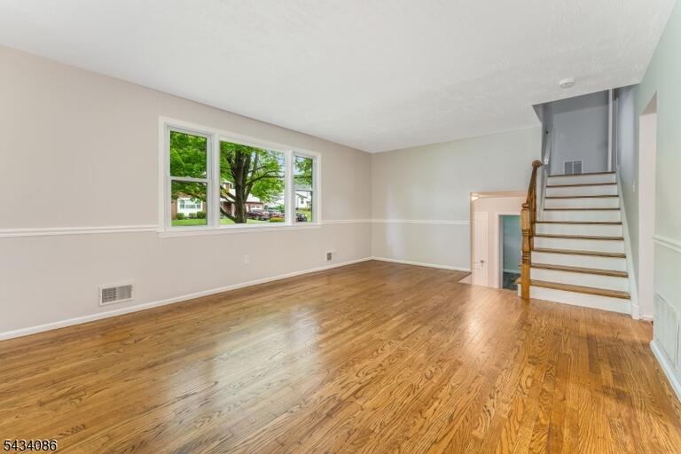 Property listing MLS 4049678 photo 6