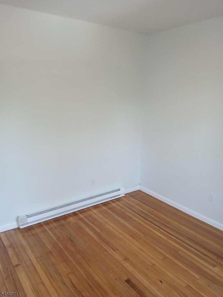 Property listing MLS 4049680 photo 2