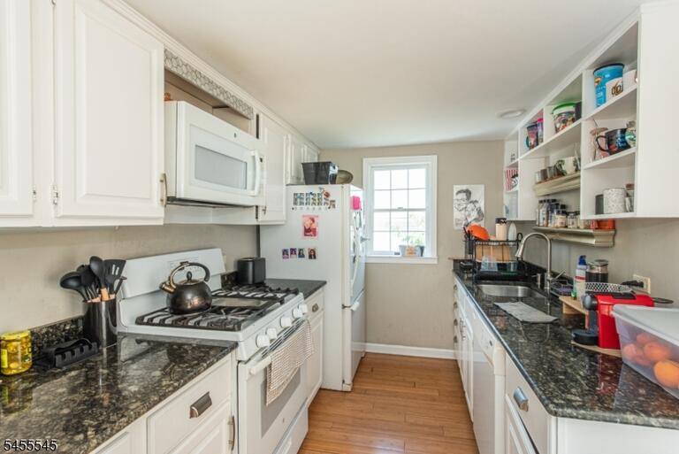 Property listing MLS 4049682 photo 5