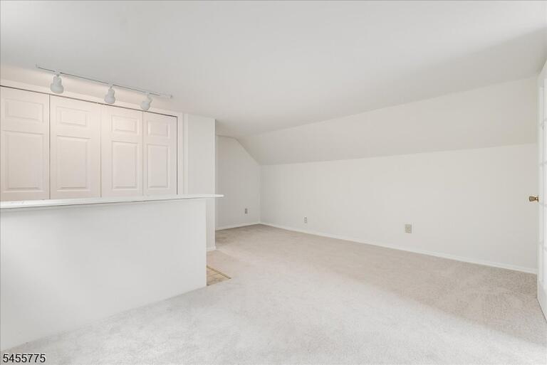 Property listing MLS 4049709 photo 23