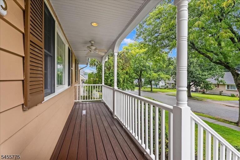 Property listing MLS 4049709 photo 3