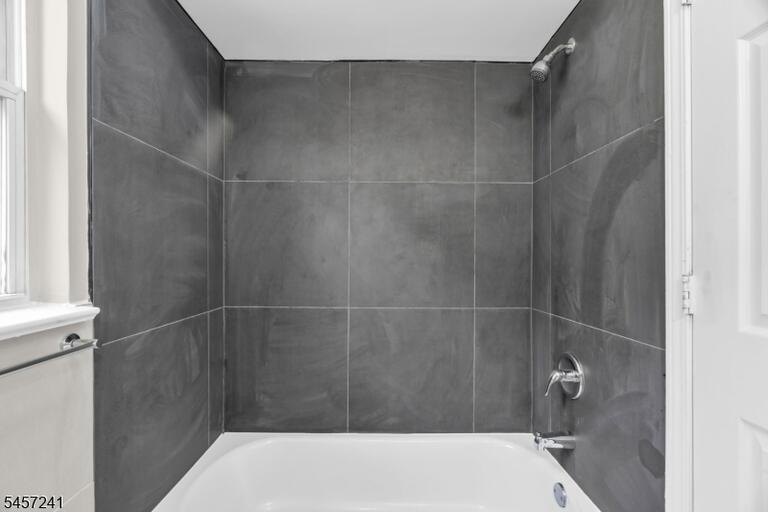 Property listing MLS 4049710 photo 14