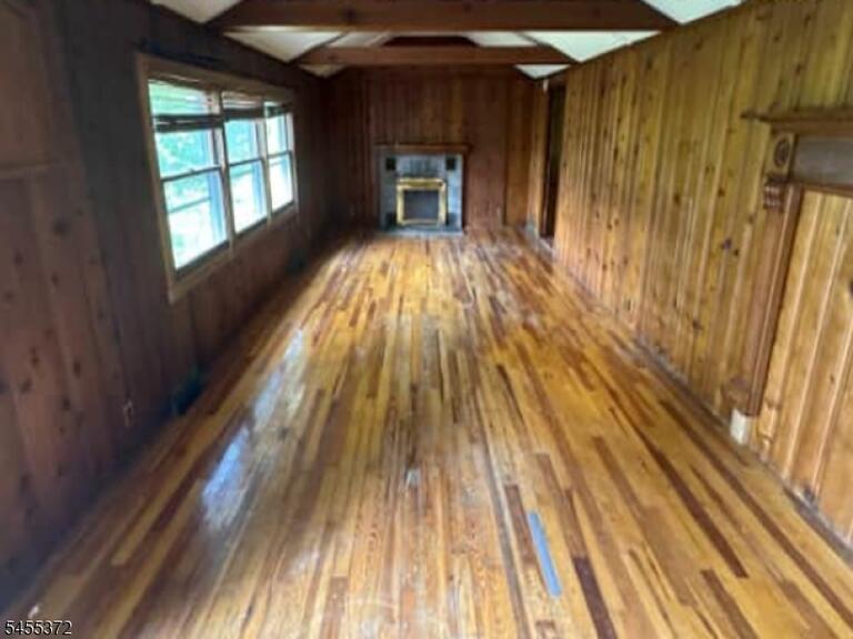 Property listing MLS 4049730 photo 3